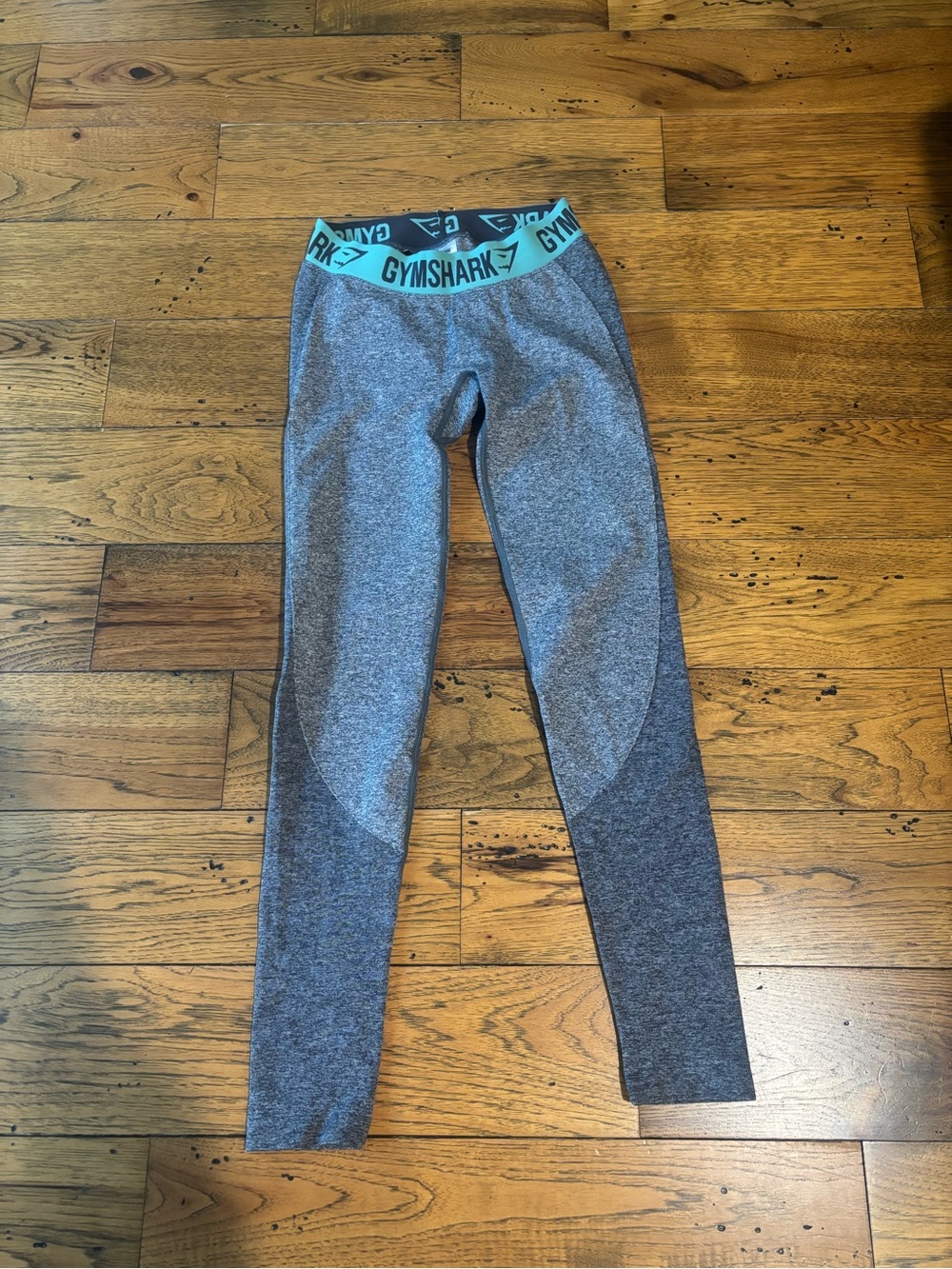 Gymshark Women’s  Gray Seamless Workout Leggings with Teal Waistband Sz S